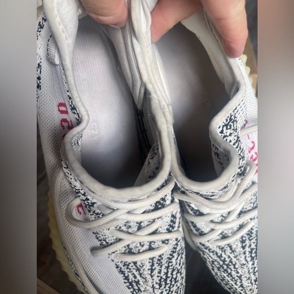 Authentic Adidas Yeezy Boost 350 V2 Zebra sneakers - Picture 9 of 11